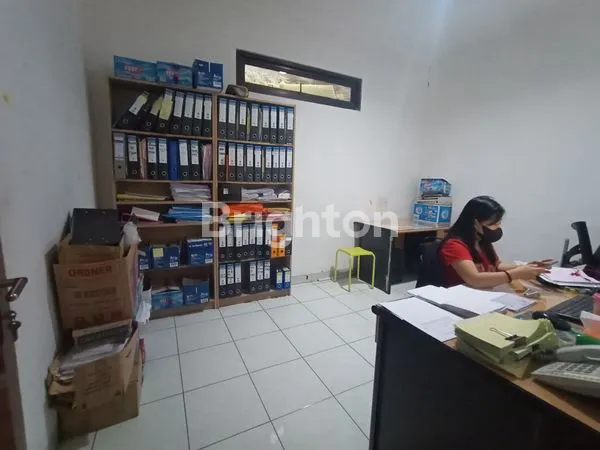 image RUMAH 3 LANTAI UNTUK USAHA PETOJO (3)