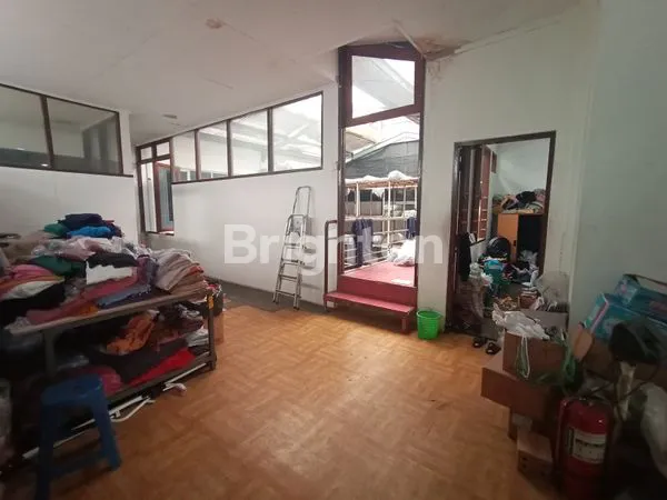 image RUMAH 3 LANTAI UNTUK USAHA PETOJO (7)