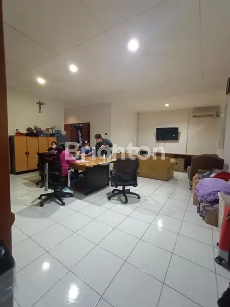 image RUMAH 3 LANTAI UNTUK USAHA PETOJO (5)