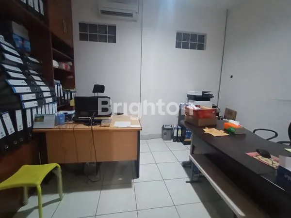 image RUMAH 3 LANTAI UNTUK USAHA PETOJO (6)