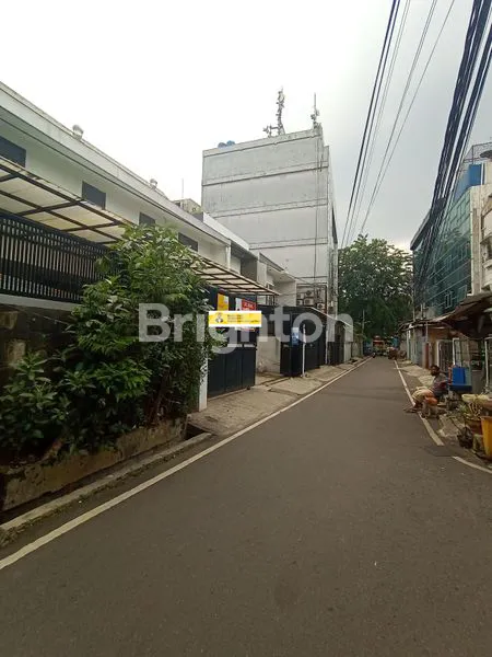 image RUMAH 3 LANTAI UNTUK USAHA PETOJO (8)