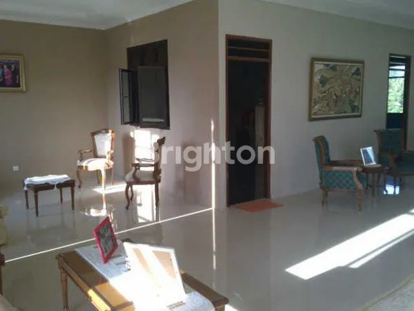 image RUMAH BESAR BISA UNTUK USAHA KOS KOSAN.RUMAH 2 LANTAI (2)