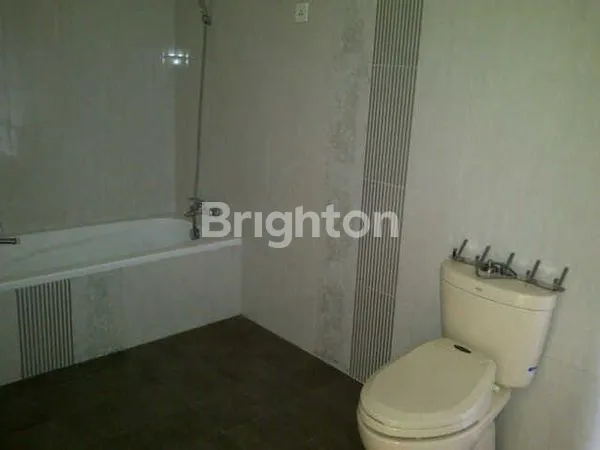 image RUMAH BESAR BISA UNTUK USAHA KOS KOSAN.RUMAH 2 LANTAI (3)