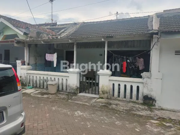 image BANGUNAN RAMAI TENGAH KOTA  (2)