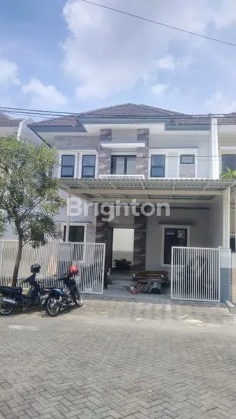 image HUNIAN BARU TERBAIK DI CLUSTERNYA 2 LANTAI DEKAT CLUBHOUSE. TINGGAL MASUK SAJA (1)