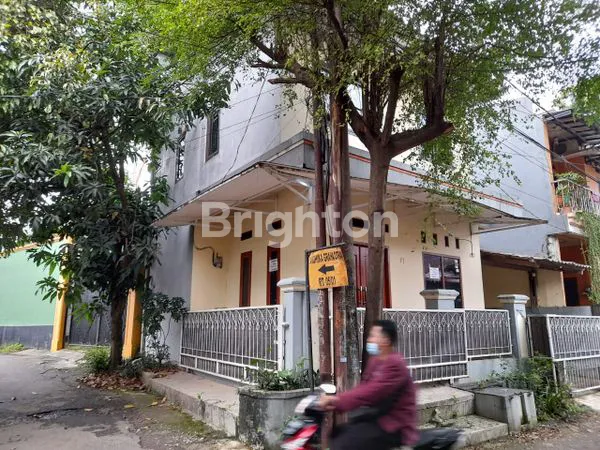 image RUMAH KOMPLEK ASRI DAN SIAP HUNI (1)