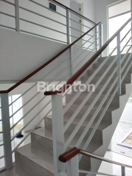 image GRESS MINIMALIS HOOK KERTAJAYA INDAH REGENCY (4)