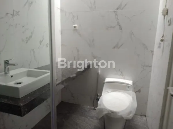 image GRESS MINIMALIS HOOK KERTAJAYA INDAH REGENCY (5)