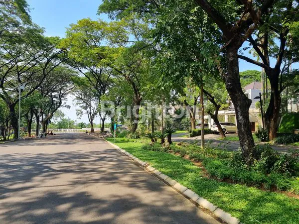 image RUMAH ISEN INTERNATIONAL LIVING BY INTILAND DARMO HARAPAN ADA SWIMMING POOL DEKAT HOKKY SUPERMARKET, PRIMALARAS SWIMMING AND FITNESS CENTER, PASAR MODERN, PUSAT BISNIS DAN KOMERSIAL (2)