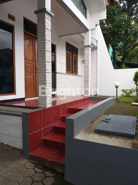 image RUMAH BESAR FULL FURNISHED , DI KOTA ATAS  BEBAS BANJIR, DI LINGKUNGAN HUNIAN NYAMAN  (7)