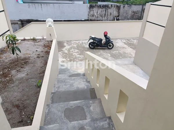 image RUMAH TENGAH KOTA HARGA 700JUTAAN (6)