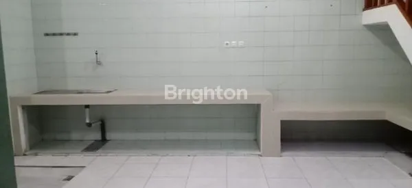 image RUMAH MINIMALIS 2 LANTAI TERAWAT SIAP HUNI DI ARAYA  (2)