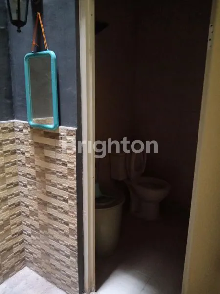 image RUMAH 2 LANTAI (SEMI FURNISH) TERAWAT DI LINGKUNGAN NYAMAN, ONE GATE SYSTEM SIAP HUNI DELTASARI (8)