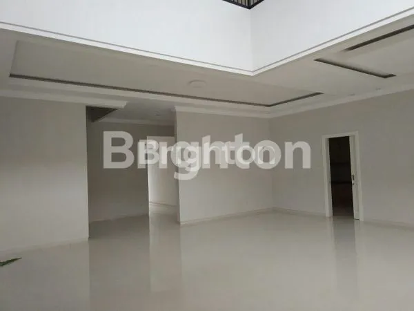 image RUMAH MEWAH DI TELAGA GOLF ARAYA MALANG (3)