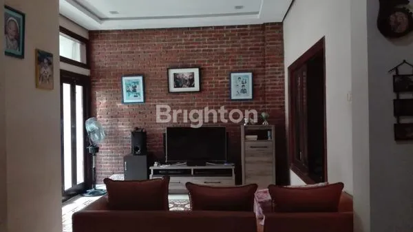 image RUMAH ISTIMEWA DEKAT SUTOS (4)