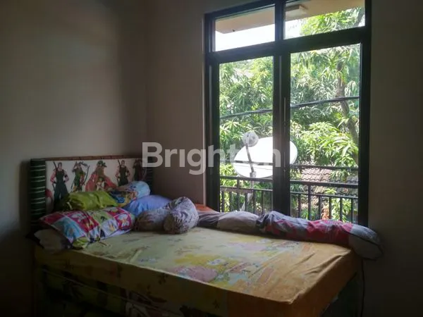 image RUMAH CANTIK 2 LANTAI DI KALISARI (5)