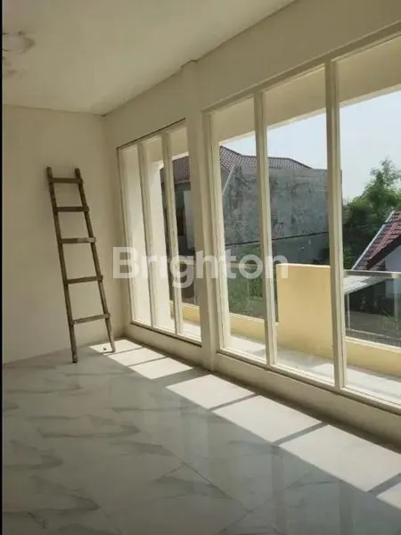image RUMAH 2 LANTAI TENGAH KOTA JALAN KEMBAR DEKAT TOL SIDOARJO (4)