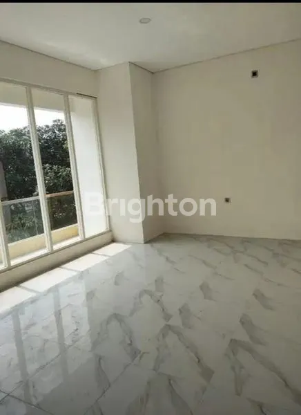 image RUMAH 2 LANTAI TENGAH KOTA JALAN KEMBAR DEKAT TOL SIDOARJO (3)