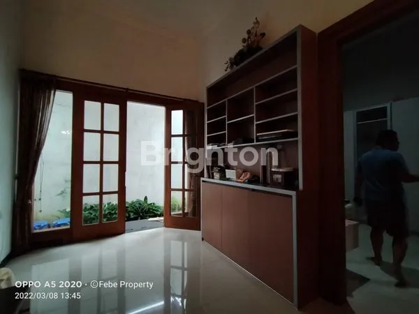 image RUMAH MEWAH  DI  ARAYA MALANG (16)