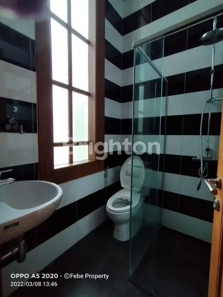 image RUMAH MEWAH  DI  ARAYA MALANG (27)