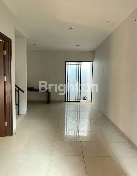 image RUMAH GREENLAKE CITY CLUSTER ASIA BANGUNAN 2 LANTAI SEMI FURNISH DAN SIAP DIHUNI. (4)