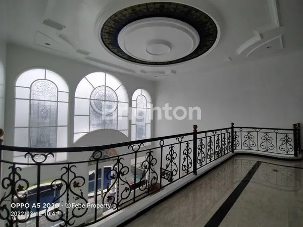 image RUMAH MEWAH DI PBI ARAYA MALANG (4)