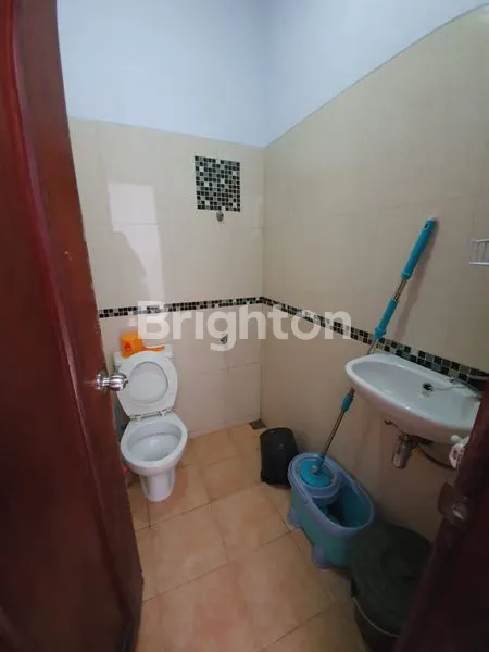 image RUMAH CANTIK SIAP HUNI NYAMAN HALAMAN LUAS POSISI HOOK (8)