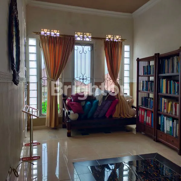 image RUMAH MEWAH SIAP NEGO DILINGKUNGAN PERUMAHAN BUKIT SARI SEMARANG SELATAN (4)