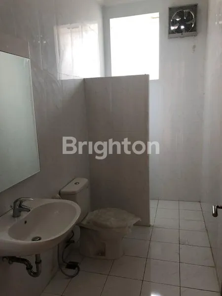 image RUMAH DI TELAGA ARAYA MALANG (19)