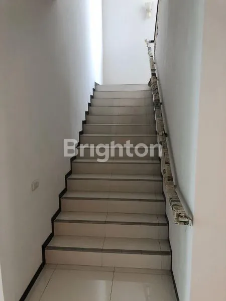 image RUMAH DI TELAGA ARAYA MALANG (26)