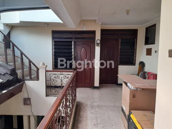 image RUMAH 2 LANTAI BANGUNAN KOKOH LOKASI SIDOARJO KOTA (5)