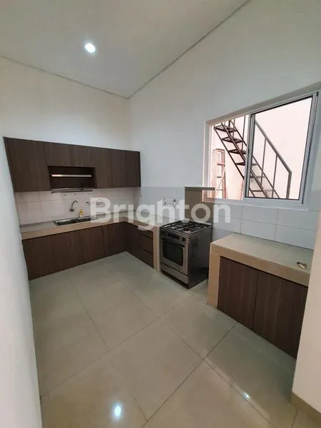 image RUMAH CANTIK RAPI SIAP HUNI DI KELAPA GADING JAKARTA UTARA (5)