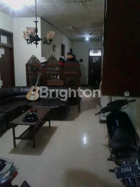 image RUMAH DENGAN HALAMAN LUAS COCOK UNTUK USAHA (6)