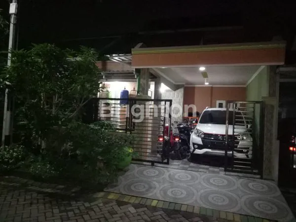 image RUMAH SIAP HUNI, TERAWAT, TERLETAK DI PERUM JAYA MASPION, GROUP JAYA LAND, TIDAK BANJIR, TENGAH KOTA SIDOARJO, DEKAT SEKOLAH, MINIMARKET, PASAR TRADISIONAL, PADAT PENDUDUK (1)