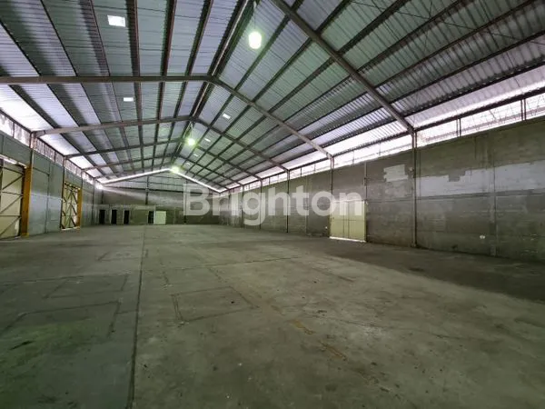 image GUDANG LUAS SIAP HUNI LOKASI BREBEK INDUSTRI (3)