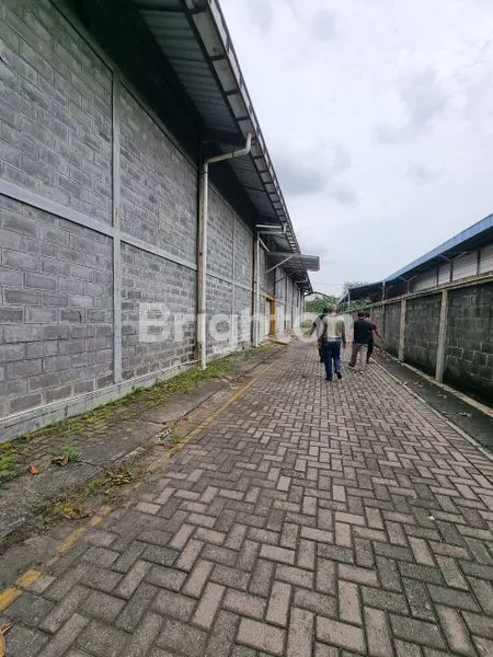 image GUDANG LUAS SIAP HUNI LOKASI BREBEK INDUSTRI (6)