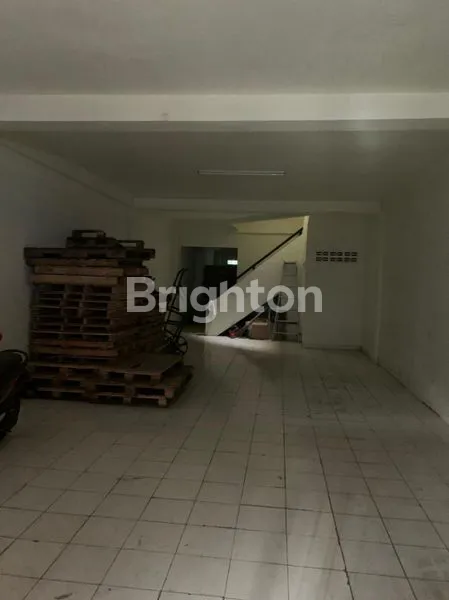 image GUDANG DI JALAN TANJUNGSARI 4 LANTAI (4)