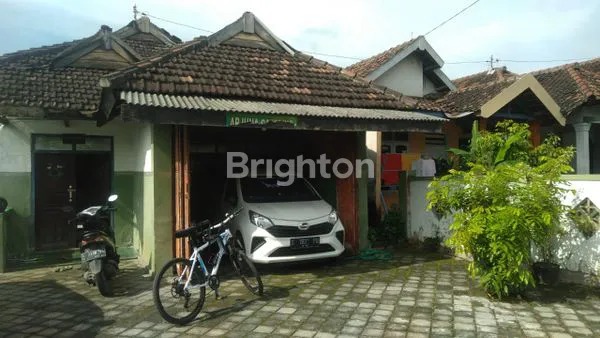 image RUMAH SIAP HUNIASRI DAN SEJUK KUTOREJO MOJOKERTO (1)