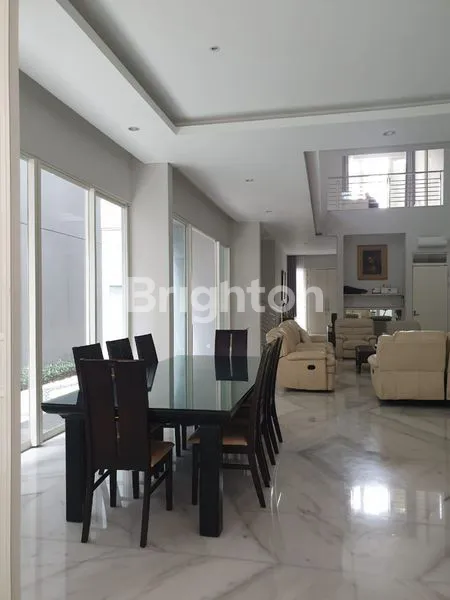 image RUMAH MODERN MINIMALIS 2 LT LOKASI DI CITRALAND SELAT GOLF SURABAYA (5)