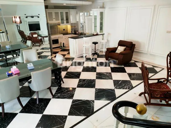 image RUMAH MEWAH AREA PERUMAHAN (6)