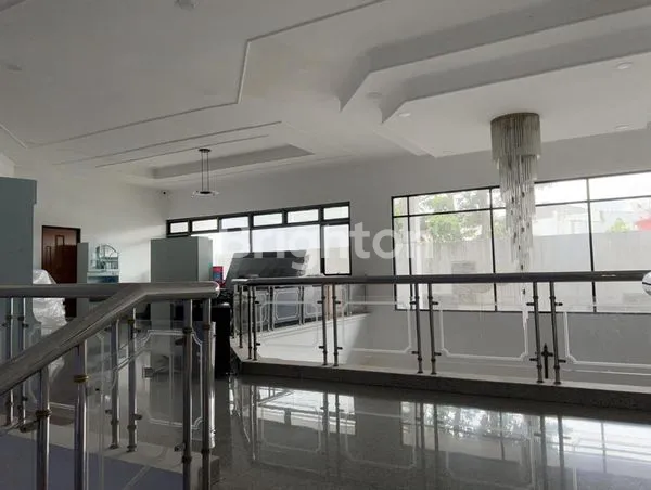 image RUMAH MEWAH DI JAKARTA BARAT (3)