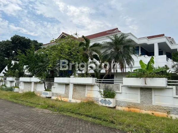 image RUMAH MEWAH DI JAKARTA BARAT (6)