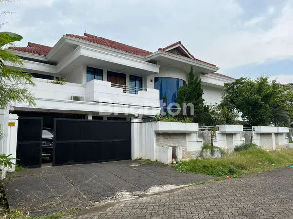 image RUMAH MEWAH DI JAKARTA BARAT (1)