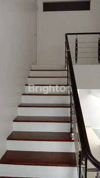 image RUMAH MEWAH MURAH ! 2 LT DI ARAYA KOTA MALANG SIAP HUNI HARGA NEGO (6)