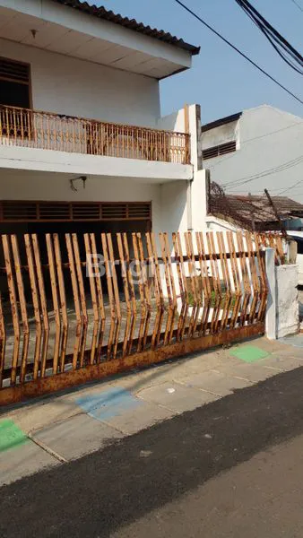 image HUNIAN LUAS DAN STRATEGIS DI CIPINANG (2)