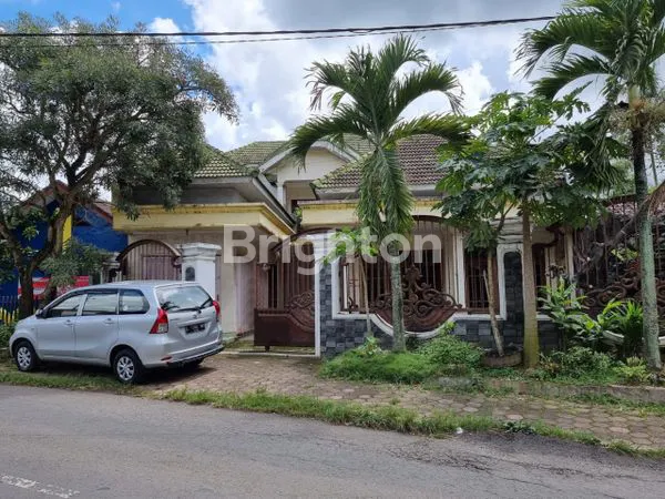 image RUMAH DAN BANGUNAN CUKUP LUAS DAN STRATEGIS DAERAH TAJINAN (1)