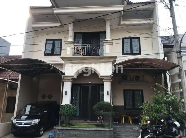 image RUMAH BAGUS SIAP HUNI DEKAT MERR, MITRA KELUARGA (1)