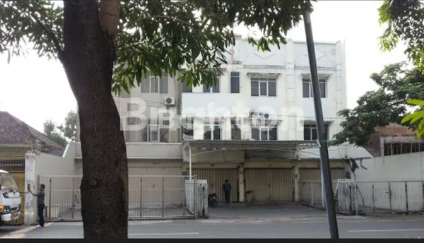 image RUKO PUSAT KOTA 3LANTAI SIAP PAKAI NOL RAYA  ARJUNO 2JEJER (1)