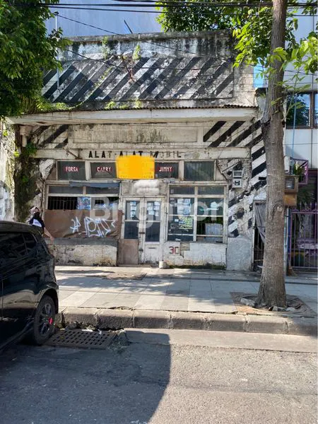 image *FOR SALE RUMAH LAMA SIAP DIBANGUN DI KAWASAN PUSAT PERDAGANGAN, (NOL) JALAN RAYA GENTENG BESAR, SURABAYA PUSAT* (2)