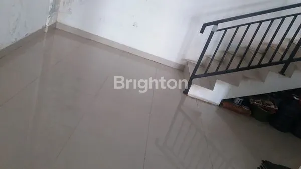 image RUKO 2 LANTAI PINGGIR JALAN RAYA DILALUI ANGKUTAN UMUM (2)